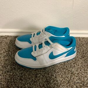 Jordan 1 low retro fly ease blue